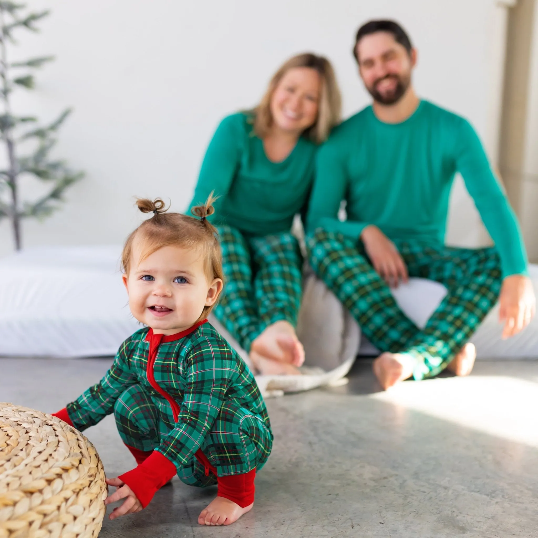 Winter Dreamland Plaid Men's Long Sleeve Pajama Set